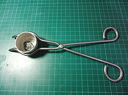 Crucible tong